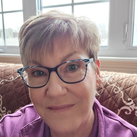 Meet your Posher, Kim - Picture 1 of 1